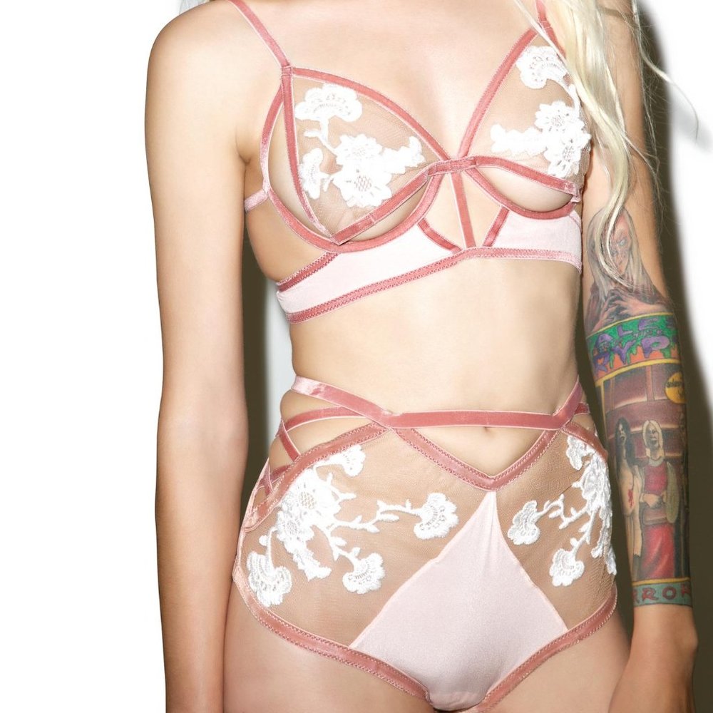 SET Darla Underwire Bra/ High Waisted Panty FLAWED